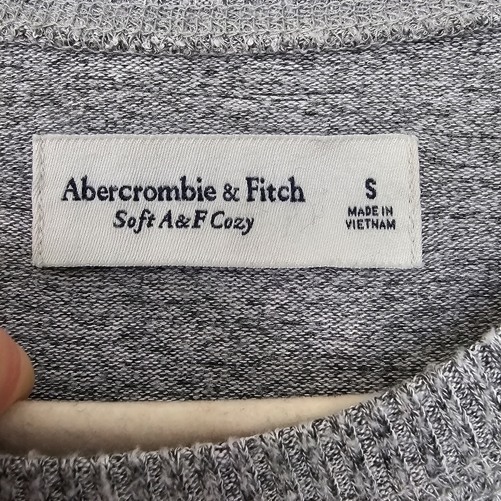 Abercrombie & Fitch Heather Gray Sweatshirt - Picture 2 of 4